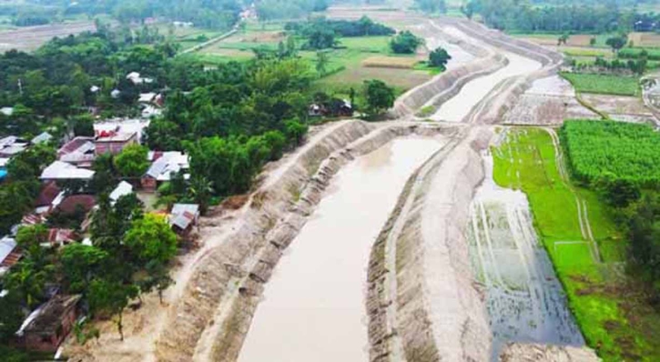 তিস্তার মরা খাতে ফিরল প্রাণ তিস্তার মরা খাতে ফিরল প্রাণ